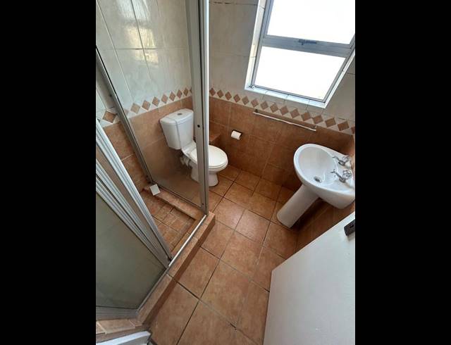 2 BEDROOM PROPERTY TO RENT IN KENSINGTON